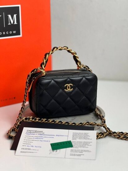 Самая модная сумочка Chanel Vanity &#x1f60d;❤️ В идеальном состоянии  Актуальная коллекция Аутентик , пыльник в комплекте .