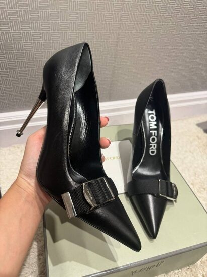 Абсолютно новые туфли TOM FORD Новые , полный комплект . Бутик более 1500€. Размер 40 идут на 39 &#x1f30d;Москва