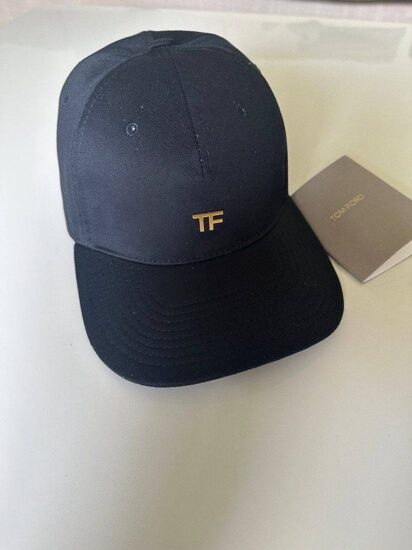 Новая кепка Tom Ford, можно на &#x1f381; Стоимость дешевле бутика, стоила 430 €. &#x1f4cd;