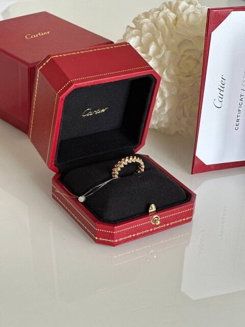 Красивейшее кольцо Cartier Clash De Cartier ❤️,куплено в 2024 году  в новом состоянии, не подошел размер  50 ( наш 16)  В комплекте бокс ,коробка ,сертификат