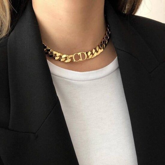 Чокер Dior В отличном состоянии  В комплекте коробка и пыльник