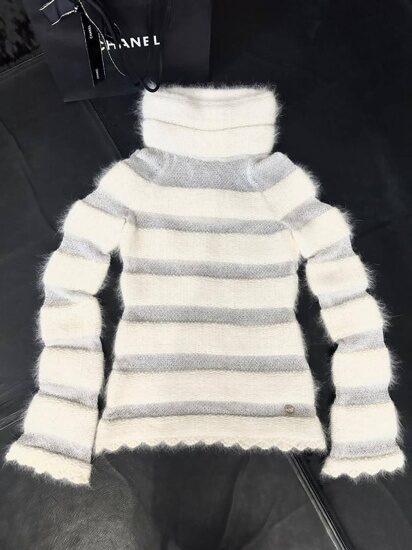 149 Роскошная новая кофта  Chanel &#x1f90d;Fr 34 Шерсть/ангора/мохер  В носке не была ,только хранение